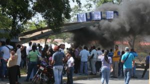 Profesores declaran paros indefinidos en Zulia, Falcón y Nueva Esparta