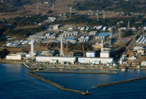 El operador de la central Fukushima cuantifica las fugas radioactivas en el océano