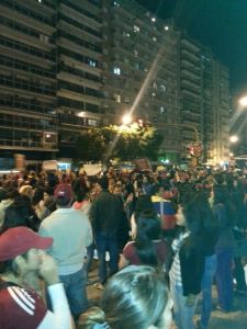Argentina no fue la excepción y los venezolanos también protestaron (Fotos)
