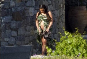 Kim Kardashian toda una diosa griega (Foto)