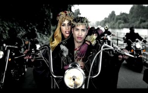 Una de las motos del video de Judas de Lady Gaga podría ser tuya