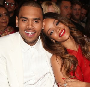 Rihanna y Chris Brown oficialmente separados