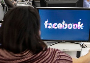 Un juez la sentenció a cerrar su cuenta de Facebook