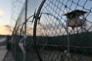 Juez detiene cacheo genital en Guantánamo