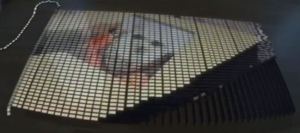 ¡Insólito! 10.000 iPhone caen como piezas de dominó (Video)