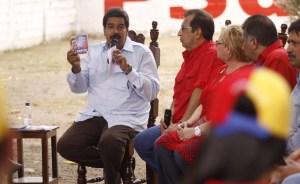 El Nuevo Herald: Maduro se aferra al realismo mágico para salvar candidatura