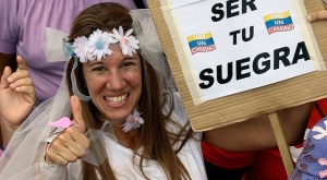 Se quiere casar con Capriles con velo (Foto)