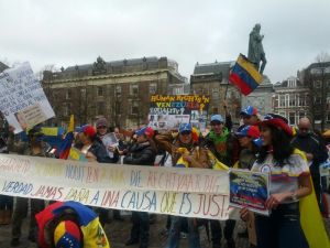 Venezolanos protestan en La Haya por acciones de Maduro