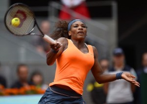 Serena y Sharapova alcanzan semifinales en Madrid