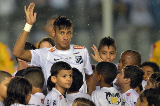 Neymar se va a España “para jugar y ser feliz”