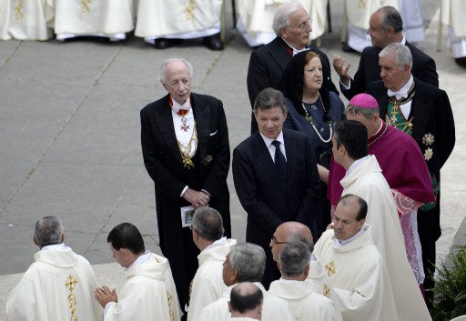 Santos analizará con el papa el proceso de paz y lo invitará a Colombia