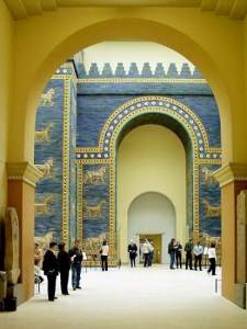 Localizan en Irak una puerta semejante a la Ishtar de la antigua Babilonia