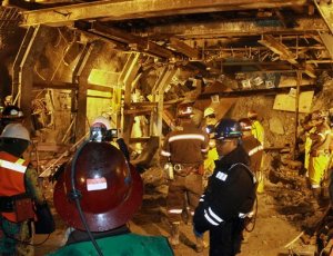 Suben a 21 los muertos en mina de Indonesia