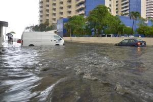 Tormenta “Bárbara” se degrada a depresión y genera lluvias profusas al sur de México