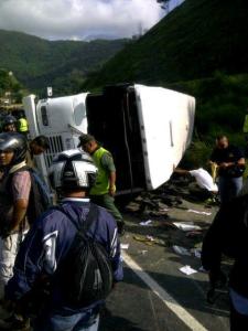 Diez heridos tras colisión de autobús en la GMA (Foto)
