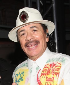 Carlos Santana tocará en la clausura del Mundial 2014