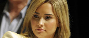 Demi Lovato pasa un susto en el aeropuerto por su cambio de look (Foto)