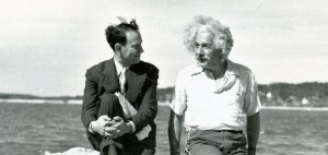 Albert Einstein no era puro trabajo, también iba a la playa (Fotos)
