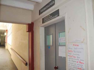Neonatos hacinados y en riesgo en el Hospital Adolfo Prince Lara