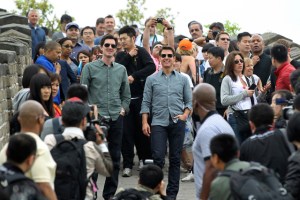 Tom Cruise de paseo por la Gran Muralla china (Fotos)