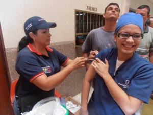 Continúan las jornadas de vacunación de influenza en Vargas