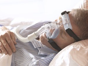 Tratar las apneas del sueño reduce arritmias cardíacas
