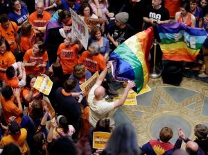 Minnesota, el duodécimo estado que permite bodas gais en EEUU
