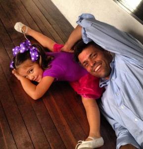 Leopoldo López fue a buscar a su hija al ballet (Foto)