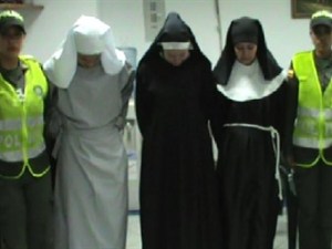 Detienen a “tres monjas” con droga