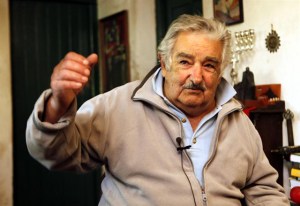Mujica suspende visita a Italia para guardar reposo
