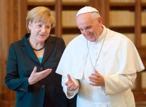 Papa se reúne en privado con la canciller alemana Angela Merkel