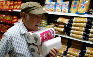 Capriles lamenta burlas que se hacen de Venezuela por falta de papel higiénico
