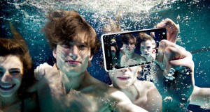 Sony Xperia ZR permite grabar vídeos bajo el agua