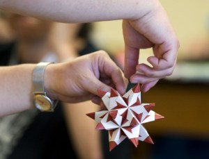 El origami busca consolidarse como un arte por derecho propio en Occidente (Fotos)