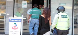 Asaltan a un hombre al salir de entidad bancaria en Macaracuay