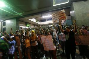 Patriota se siente indignado por ataque “vandálico” a cancillería brasileña