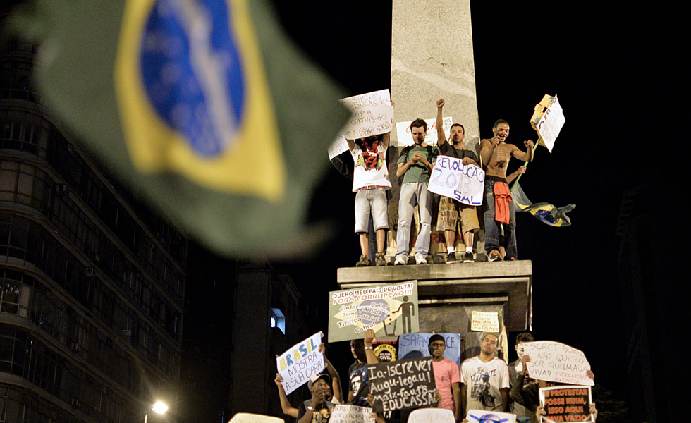 Mundial de Brasil 2014 “está garantizado” pese a protestas