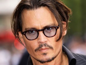 Johnny Depp está ciego en su ojo izquierdo