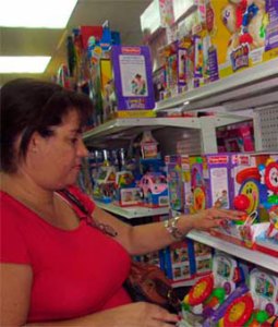 Escasez de divisas afecta a inventarios de jugueterías para diciembre