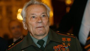 Hospitalizado en estado grave el diseñador del fusil Kaláshnikov