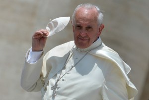 Vaticano adquiere las imágenes del Papa durante su época en Argentina