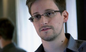 Filtran imágenes de la vida privada de Snowden (Fotos)