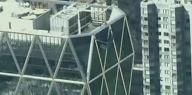 Quedaron atrapados a 182 metros de altura en Nueva York (Video + Pánico)