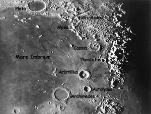 Científicos identifican 280 cráteres en la Luna