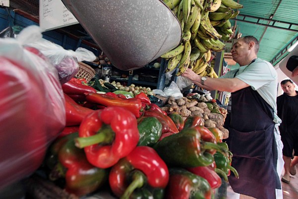 Entre 50 y 80% suben en los mercados los precios de las frutas y las hortalizas