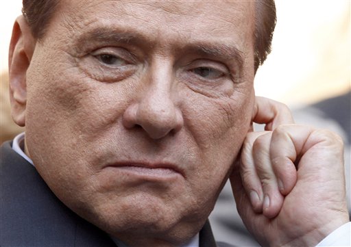 Berlusconi pide voto en favor de Letta en la moción de confianza