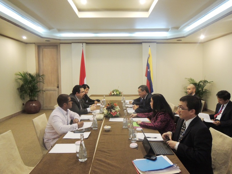 Indonesia y Venezuela firman acuerdos de cooperación comercial y energética