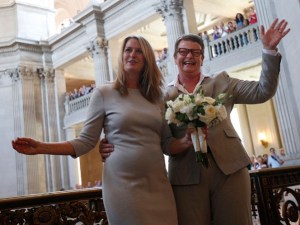 Se casa la primera pareja gay en California (Foto)