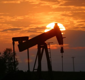 Petróleo podría llegar a $150 por barril si guerra en Siria se expande