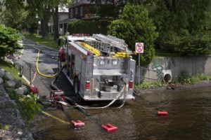 Torrenciales lluvias dejan a 300.000 habitantes sin electricidad en Toronto